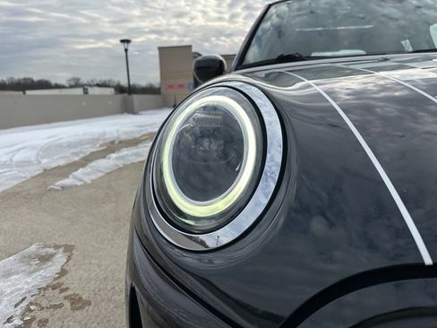 Used 2023 MINI Cooper 2-Door Hardtop image 11