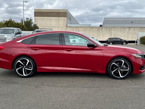 Used 2022 Honda Accord Sport image 6