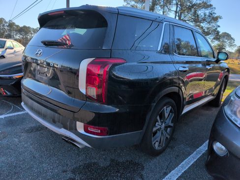 Used 2022 Hyundai Palisade SEL w/ Premium Package image 2