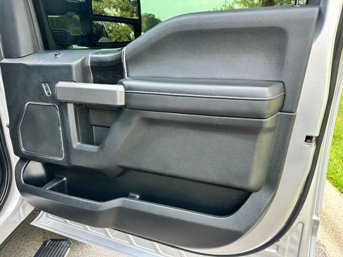 Used 2019 Ford F250 Platinum w/ Platinum Ultimate Package AWD/4WD image 26