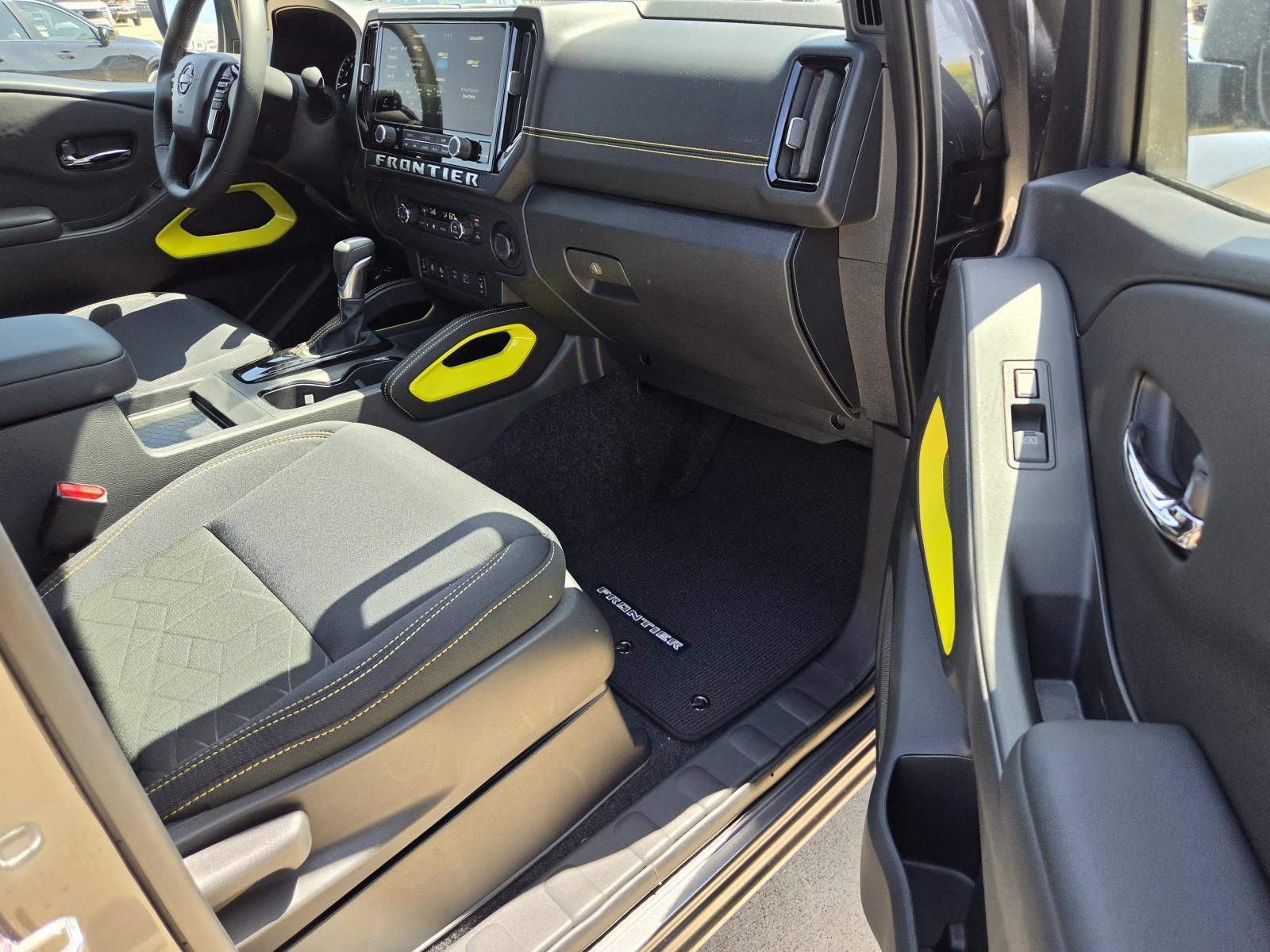 New 2027 Nissan Frontier SV w/ SV Convenience Package RWD image 12
