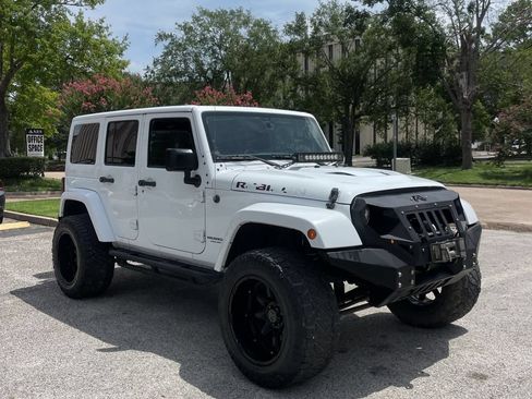 Used 2017 Jeep Wrangler Unlimited Rubicon AWD/4WD image 7