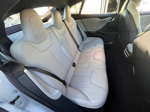 Used 2015 Tesla Model S 85 RWD image 14