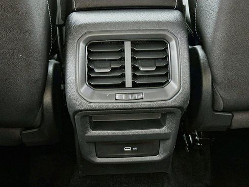 Certified 2024 Volkswagen Taos SE w/ Panoramic Sunroof Package AWD/4WD image 25
