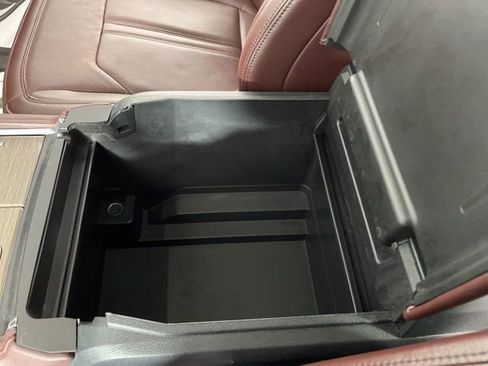 Used 2024 Ford Expedition Limited RWD image 30