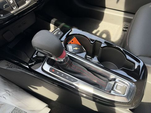 New 2026 Chevrolet Trax RS w/ Sunroof Package image 19