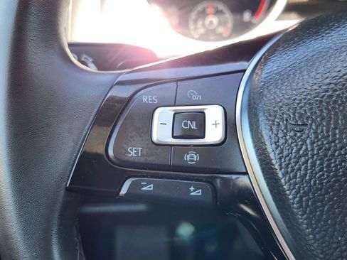 Certified 2021 Volkswagen Golf 4-Door FWD image 22
