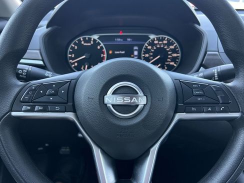 Used 2025 Nissan Altima 2.5 SV image 26