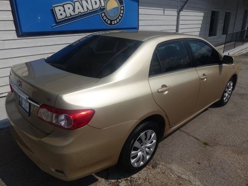 Used 2013 Toyota Corolla LE FWD image 5
