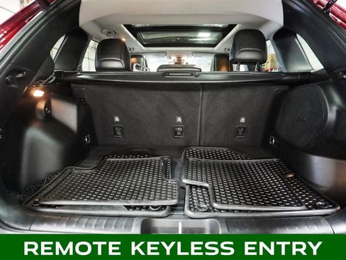 Used 2020 Jeep Cherokee Trailhawk image 6