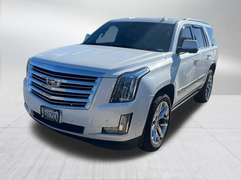 Certified 2018 Cadillac Escalade Platinum AWD/4WD image 6