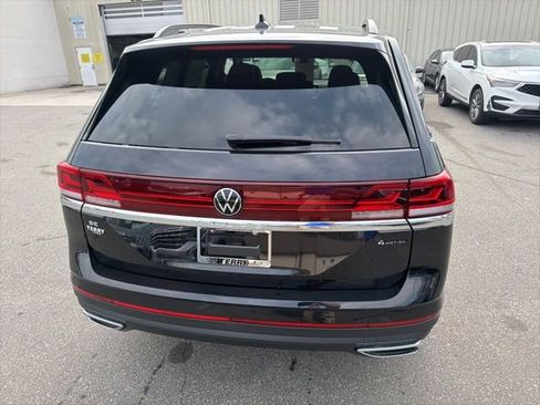 New 2026 Volkswagen Atlas SE image 2