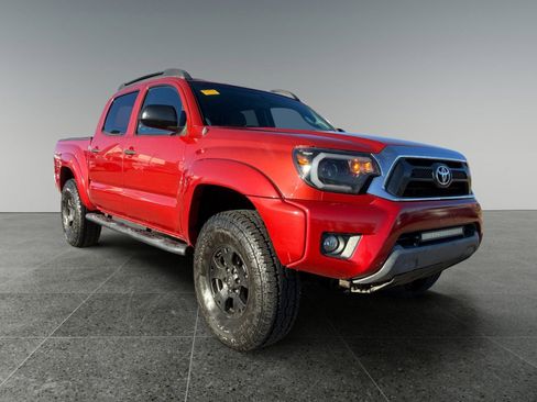 Used 2015 Toyota Tacoma Base w/ TRD Off-Road Package image 9