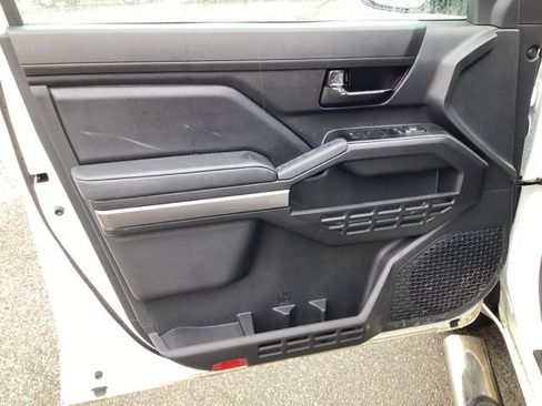 Used 2025 Toyota Tacoma SR5 image 18