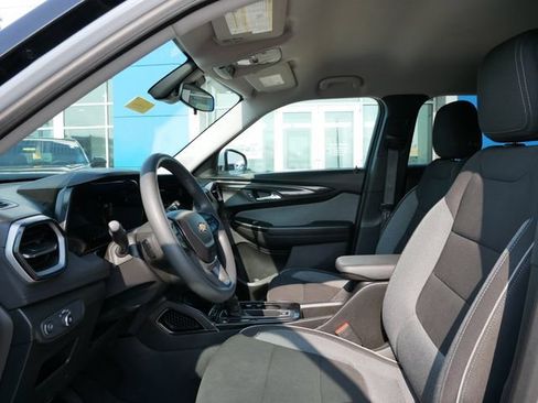 Used 2025 Chevrolet TrailBlazer LT AWD/4WD image 7