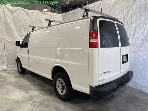 Used 2018 Chevrolet Express 2500 image 7
