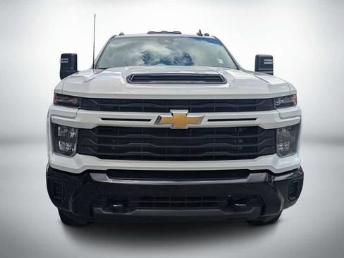 Used 2025 Chevrolet Silverado 2500 Custom w/ Custom Convenience Package AWD/4WD image 9