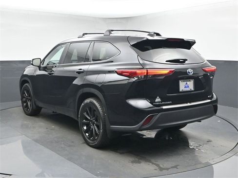 Used 2023 Toyota Highlander Bronze Edition image 6