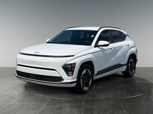 Used 2024 Hyundai Kona SEL FWD image 3