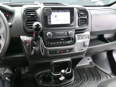 Used 2024 RAM ProMaster 2500 w/ Convenience Group FWD image 19