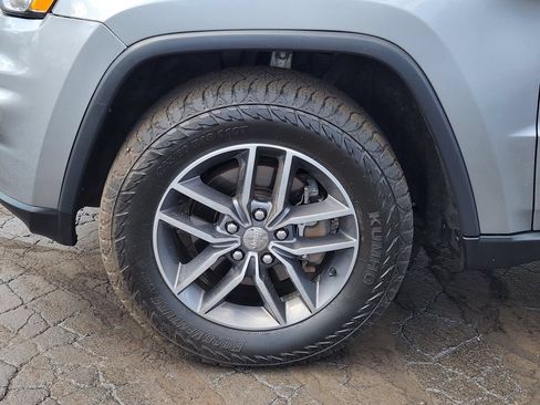 Used 2017 Jeep Grand Cherokee Limited AWD/4WD image 14
