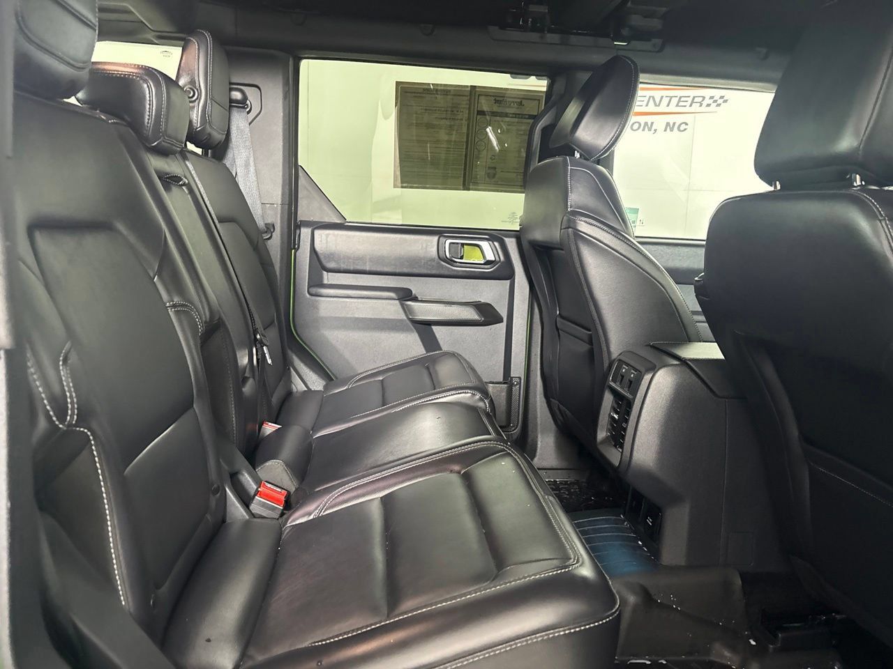 Used 2025 Ford Bronco Outer Banks AWD/4WD image 28