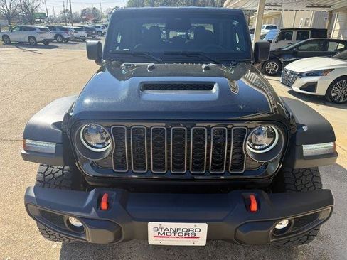 Used 2026 Jeep Gladiator Mojave AWD/4WD image 3