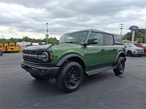 New 2025 Ford Bronco Outer Banks image 3