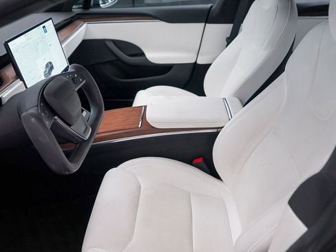 Used 2022 Tesla Model S Standard Range image 24