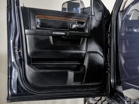 Used 2018 RAM 3500 Laramie w/ Protection Group AWD/4WD image 33