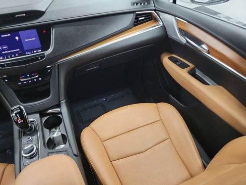 Used 2022 Cadillac XT5 Premium Luxury w/ Technology Package FWD image 16