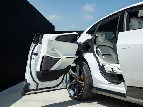 Certified 2024 Ferrari Purosangue image 12