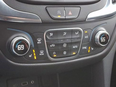 Used 2024 Chevrolet Equinox LT AWD/4WD image 17