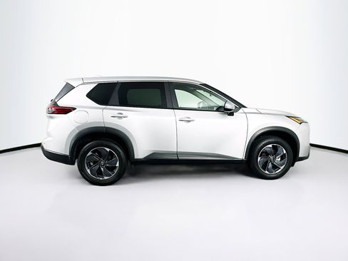 Used 2025 Nissan Rogue SV FWD image 10