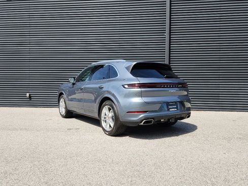 New 2026 Porsche Cayenne image 3
