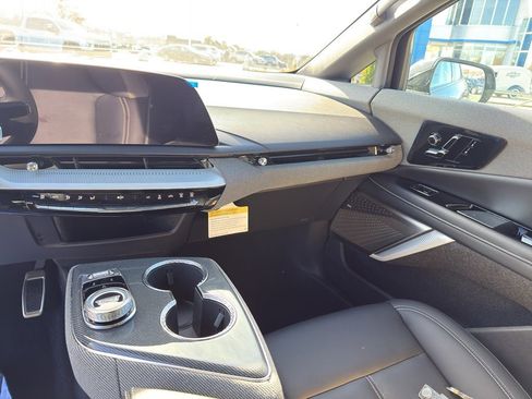 New 2026 Cadillac Optiq Luxury 1 image 26