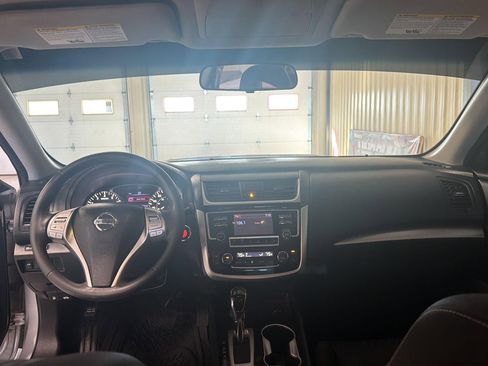 Used 2018 Nissan Altima 2.5 SV image 25