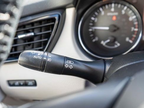 Used 2022 Nissan Rogue Sport SL w/ Premium Package image 28