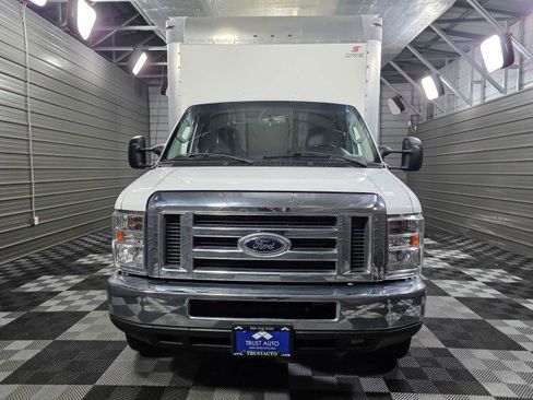 Used 2019 Ford E-450 and Econoline 450 Super Duty image 3