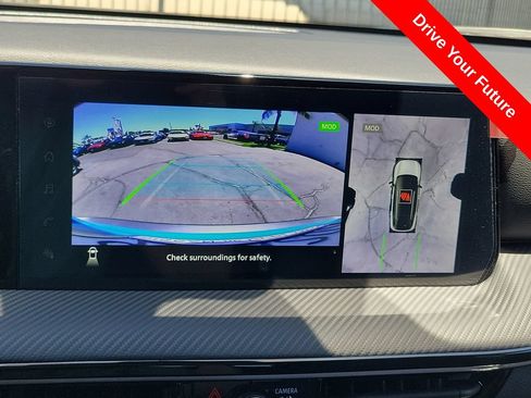 Used 2025 Nissan Kicks SR FWD image 12