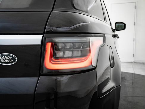 Used 2020 Land Rover Range Rover Sport HSE image 18