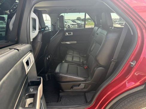 Certified 2023 Ford Explorer Limited w/ Equipment Group 301A AWD/4WD image 19