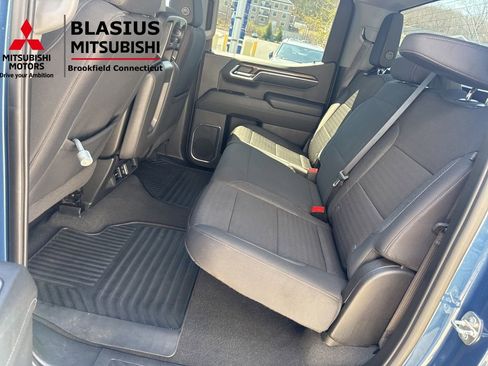 Used 2024 Chevrolet Silverado 1500 LT AWD/4WD image 31