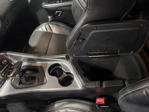 Used 2017 Dodge Challenger SRT Hellcat RWD image 91