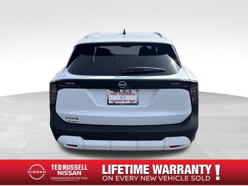 New 2026 Nissan Kicks SV image 4