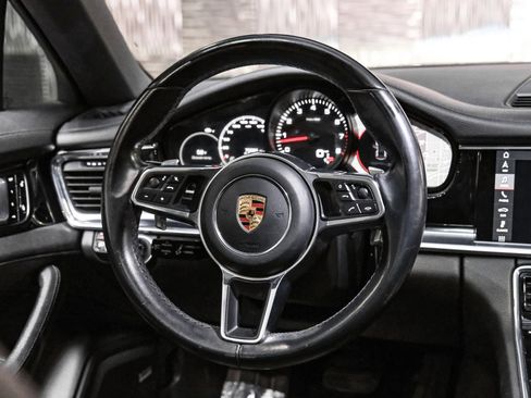 Used 2018 Porsche Panamera 4 image 14