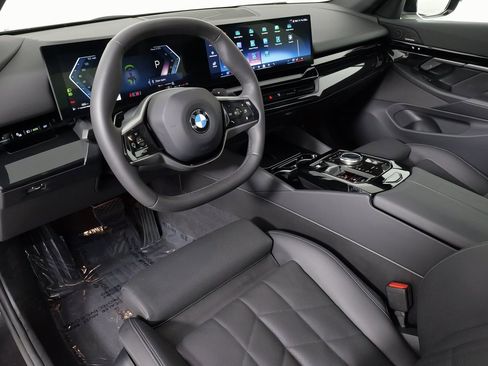 Used 2024 BMW 530i image 30