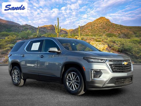 Used 2023 Chevrolet Traverse LT AWD/4WD image 1