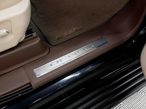 Used 2023 GMC Yukon XL Denali AWD/4WD image 68