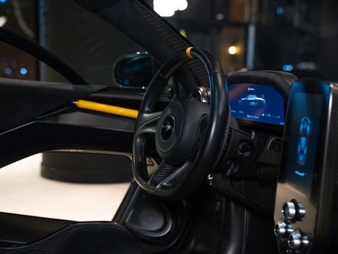 Used 2019 McLaren Senna RWD image 37